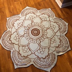 ViX Lotus Shaped Towel